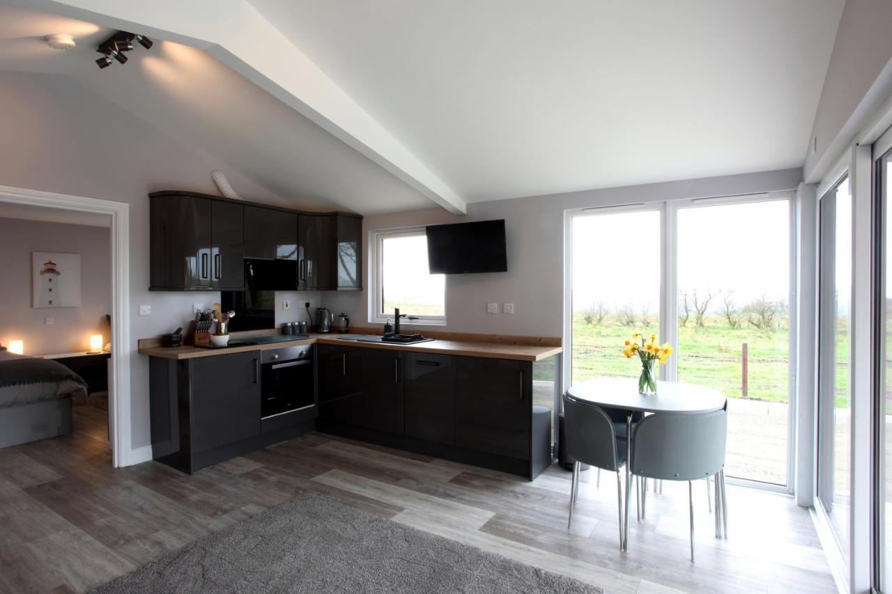 Deerfin Rentals Private Chalet With Hot Tub Ballymena Exterior foto